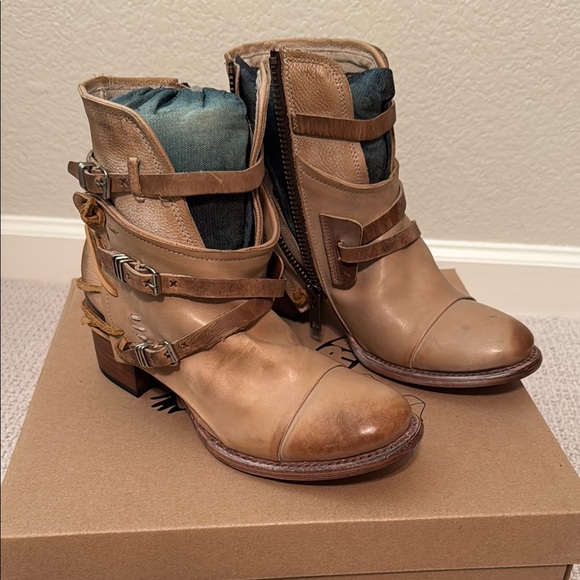 Freebird “Crue” Brown Leather Ankle Boots - Brand new never worn! - Picture 2 of 5